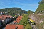 Am 15.10.2026 f�hrt der 650 104 auf der Nagoldtalbahn in den Haltepunkt Calw ein, dar�ber die Trasse der Hermann-Hesse-Bahn aus Weil der Stadt