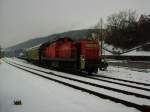 294 833-9 zieht am 15.02.2013 ihrem FZT 56176 aus dem Bahnhof Nagold um ihrem Ziel Sindelfingen endlich nher zu kommen.