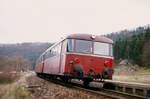 DB-Hauptbahn Tübingen-Horb (spätere  Kulturbahn ): Der Uerdinger Schienenbus am Bahnhof Mühlen ist schon abgefahren! Bahnhof Mühlen ist eine Station vor Horb (24.11.1984) 
