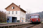  Kulturbahn  Tübingen-Horb (DB): Bahnhof Mühlen (eine Station vor Horb) mit Uerdinger (24.11.1984)
