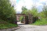 Die w�rttembergische Schwarzwaldbahn am 11. Mai 2013 an der Eisenbahnbr�cke am Haltepunkt Ostelsheim.