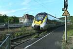 Als RB 18 ist der 8442 111 im Nachschuß in Adelsheim Ost am Bahnsteig auf dem Osterburken. 24.8.2022