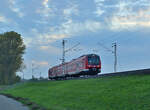 Aus Rosenberg Baden kommt der 440 826-6 gerade aus Hirschlandener Gemarkung gen Eubigheim gefahren als RB 85 nach Würzburg Hbf am Abend des 31.10.2022