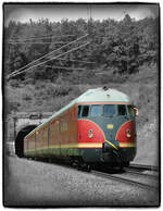 Das Stuttgarter Rössle galoppiert über die Frankenbahn: Anlässlich des Altstadtfestes in Tauberbischofsheim verkehrte der VT 12.5 am 09.07.2023 bei Pendelfahrten entlang der Tauber von