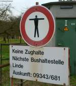 Hier am ist der letzte Zug abgefahren am HP Sachsenflur whrend die Zge noch durchfahren 4.4.09