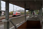 Von Waiblingen nach Winnenden und zurück -    Bahnhof Waiblingen: Auf Gleis 1 fährt eine S3 aus Backnang ein.