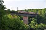 Remstalviadukt -     Ein S-Bahntriebzug der BR 423 auf der Linie S3 überquert auf der Talbrücke nördlich von Waiblingen das Remstal.