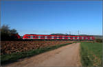 In voller Länge, aber nur der halbe Zug -    Ein S-Bahntriebzug der Baureihe 430 bei Weinstadt-Endersbach auf der Remsbahn.