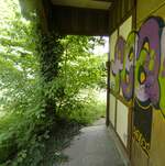 Gleisseite des augelassenen DB-Bahnhofs M�glingen.