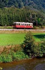 Obere Kochertalbahn Gaildorf-Untergr�ningen (WEG): Am 29.08.1985 reichte auch der einzelne Fuchs T 36 f�r die wenigen Fahrg�ste des Tages aus.