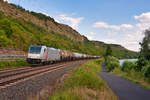 186 355 akiem mit einem Kesselzug bei Gambach Richtung Gemünden, 01.08.2019