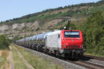 Akiem E 37 530 (Prima BB 37500) mit nagelneuen Kesselwagen am 07.08.2020 bei Thüngersheim