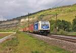 187 325-6 (WLC) fuhr am 17.09.21 mit einem Container durch Thüngersheim.