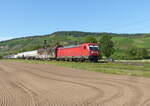 DB 187 127 mit einem gemischten Güterzug Richtung Würzburg, am 25.08.2021 in Thüngersheim.