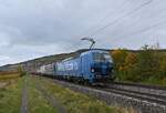 TXL Northrail 192 011 kommt mit der 193 277 kalt und einem Kastelzug bei Thüngersheim gen Würzburg gefahren.