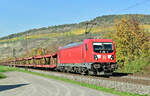 187 156 mit einem leeren Autotransportzug bei Thüngersheim gen Würzburg fahrend.