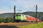 111 039 (Mit der Bahn in die Berge)ist mit einem Sonderzug im Maintal Richtung Wrzburg unterwegs.Bild Aufgenommen bei Himmelstadt am 4.8.2012.Vermutlich ist das einer der Radfahrer-Zge die am