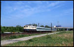 110205 ist hier bei Karlstadt am 17.5.1999 um 7.42 Uhr mit dem RB nach Würzburg unterwegs.