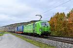 TLX 193 996-6 mit einem KLV bei Thüngersheim gen Würzburg fahrend am Dienstag den 26.Oktober 2021