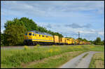 DB Bahnbau Gruppe 232 550-4 bef�rderte am 19.05.2026 einen Gleisbauzug von Treuchtlingen nach Hanau. Hier gegen fr�hen Abend in Th�ngersheim im Maintal.