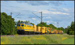 DB Bahnbau Gruppe 232 550-4 bef�rderte am 19.05.2026 einen Gleisbauzug von Treuchtlingen nach Hanau. Hier gegen fr�hen Abend in Th�ngersheim im Maintal.