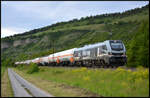 Rail Force One 159 258-3 am 19.05.2026 mit einem Ganzzug Gaskessel-Waggons bei Th�ngersheim im Maintal.