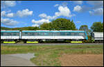 Neuware f�r �bersee: Am 01.09.2026 bef�rderte RailAdventure 111 222 einen nagelneuen Nahverkehrszug f�r New South Wales (Australien) bei Th�ngersheim durch das Maintal gen Norden.