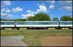 Neuware f�r �bersee: Am 01.09.2026 bef�rderte RailAdventure 111 222 einen nagelneuen Nahverkehrszug f�r New South Wales (Australien) bei Th�ngersheim durch das Maintal gen Norden.