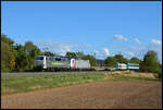 Neuware f�r �bersee: Am 01.09.2026 bef�rderte RailAdventure 111 222 einen nagelneuen Nahverkehrszug f�r New South Wales (Australien) bei Th�ngersheim durch das Maintal gen Norden.