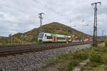 VT 003 alias 650 403 der Erfurter Bahn war am 28.10.2023 als RB80691 auf dem Weg von Gemünden (Main) nach Schweinfurt. Kurz nachdem der Bahnhof in Gemünden verlassen wurde, wird  die historische Altstadt von Gemünden passiert und die Fränkische Saale überquert. Selbiger wird der Zug bis Bad Kissingen folgen.