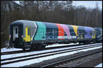 ERC.D GmbH Kuppelwagen CH-CBB 51 85 22-94 164-1 Bimz am 31.01.2026 im Bahnhof Kitzingen. Das Wagenende mit der herkömmlichen Hakenkupplung als Zug- und Stoßeinrichtung. Der Waggon ist für 200 km/h und den Verkehr in Deutschland, Österreich sowie der Schweiz zugelassen. Außerdem darf das Fahrzeug trajektiert werden.  