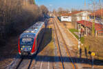 Von der Brücke über den Bhf Bad Windsheim hat man einen guten Blick auf das Geschehen.
642 076 am 08.02.22 bei der Einfahrt aus Neustadt Aisch.