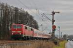 111 106 mit RE 4120 am 02.01.2014 am Esig Creidlitz.