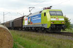 Am 10. September 2008 sah ich in Unterzettlitz bei Bad Staffelstein die CLAAS-Lok 152 005 mit ihrem Güterzug in Richtung Saalfeld fahren.