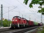 294 750 + 294 676 mit einem Güterzug durch Bad Staffelstein in Richtung Bamberg; 10.05.2012  