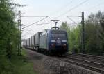 152 137-6  TFG Transfracht  mit LKW Walter KLV am 13. April 2014 bei Lichtenfels.