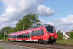 15.Mai 2014, ET 442 104 fährt als RB 59349 Saalfeld - Bamberg in den Haltepunkt Küps ein.