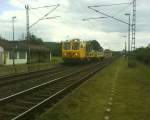 Irgendein gelber Zug durchfuhr am 23.6.10 den Bahnhof Gundelsdorf in Richtung Saalfeld(S).