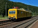 Oberleitungsrevisionstriebwagen 708 332-2(ehemals DR)am 14.September 2011 in Frtschendorf unterwegs in Richtung Pressig