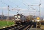 RBH 107 (143 063-3) und eine Schwestermaschine ziehen am 20.Dezember 2015 einen Kesselzug durch Gundelsdorf in Richtung Lichtenfels.