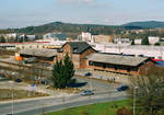 06.April 2006, der stillgelegte Güterbahnhof in Kulmbach, vom Parkdeck des Einkaufszentrums  Fritz  gesehen.