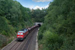 233 510 mit einem Schotterzug aus Pechbrunn nach Nürnberg bei Oberwappenöst, 14.08.2017