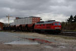 232 498 mit einem Schotterzug bei der Durchfahrt in Nürnberg-Ost Richtung Nürnberg Rangierbahnhof, 12.03.2020