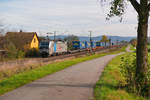 193 825 VTG/retrack mit einem LKW-Walter KLV-Zug bei Postbauer-Heng Richtung Nürnberg, 20.10.2019