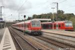 Zugkreuzung im Bahnhof Feucht am 15.9.12: Die linke S-Bahn-Garnitur fuhr als S2 nach Altdorf weiter und die rechte Garnitur als S2 über Nürnberg Hbf nach Roth.