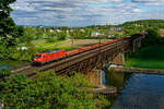 185 286 mit einem gemischten Güterzug bei Mariaort Richtung Nürnberg, 06.05.2020