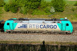 185 610 RTB Cargo / ATLU Bemalung mit einem Autozug am 8 Mai 2026 bei Asbach.