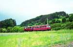 Schienenbus auf der Strecke zwischen Pleinfeld und Gunzenhausen.__01-06-1993