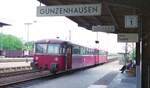 Schienenbus im Bf Gunzenhausen, im Einsatz auf der Strecke nach Pleinfeld.__01-06-1993