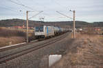 185 672 von RTB Cargo mit einem Kesselwagenzug bei Mitteldachstetten Richtung Würzburg, 23.02.2019